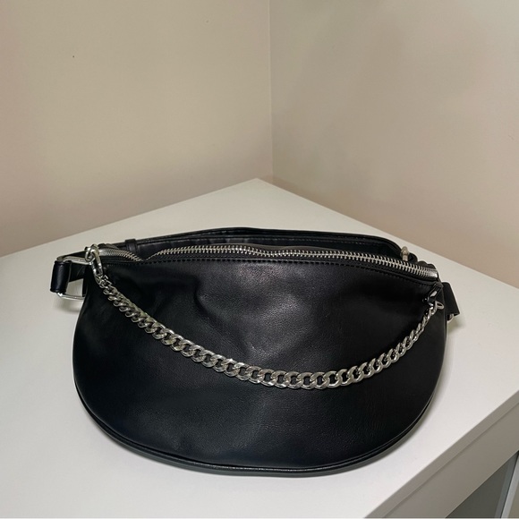 Black forever21 fanny pack - Picture 5 of 5